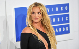 Britney Spears' lawyer has demanded that her finances be placed under the control of an expert