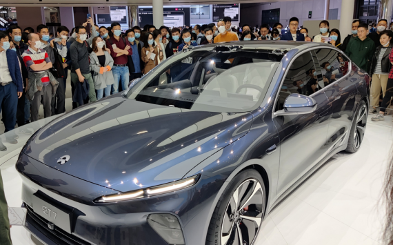 Nio unveils new electric ET5 sedan