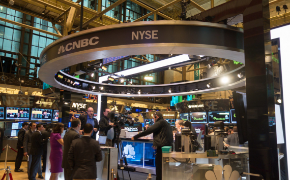 The US stock market closed mixed on Friday: the Dow Jones up 0.39%