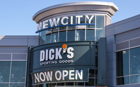 Dick's Sporting Goods Shatters Expectations: Q1 Earnings Surge Sparks Market Frenzy