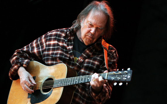 Neil Young Returns to Spotify After 2-Year Joe Rogan Controversy
