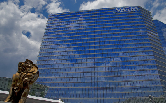 Macau Momentum Drives MGM Stock Higher with Wall Street's Earnings Praise